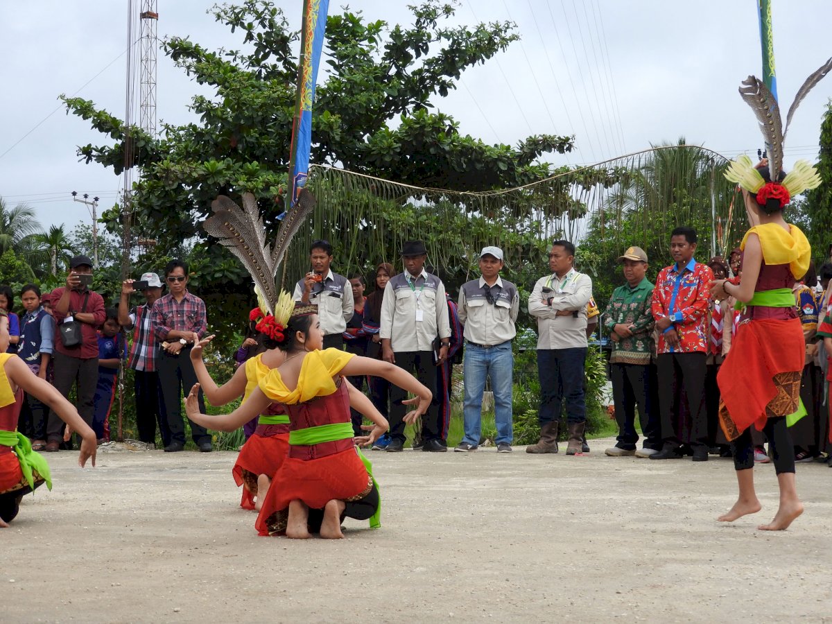 Adaro Nyalakan Budaya